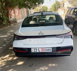 هیوندای ئەلەنترا